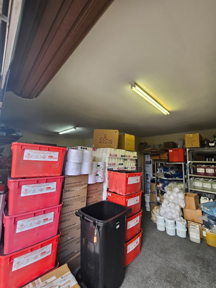 To Let Commercial Property for Rent in Rosenpark Western Cape